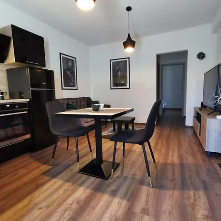 Appartement Gold & Black *