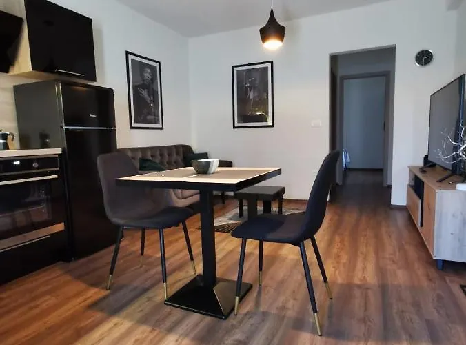 Apartament Gold & Black *